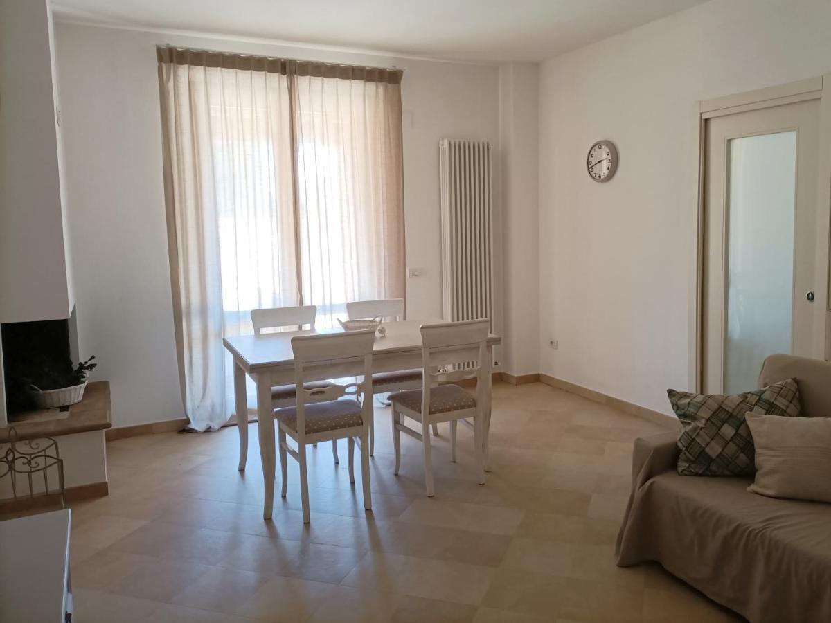 Casa Emilia - Appartamento Per Vacanze - Foligno Esterno foto